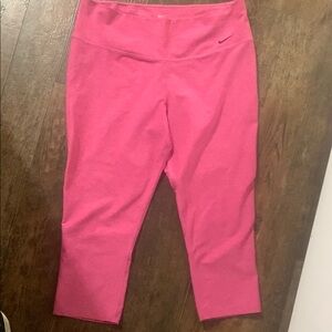 Nike Fuchsia Cropped Leggings